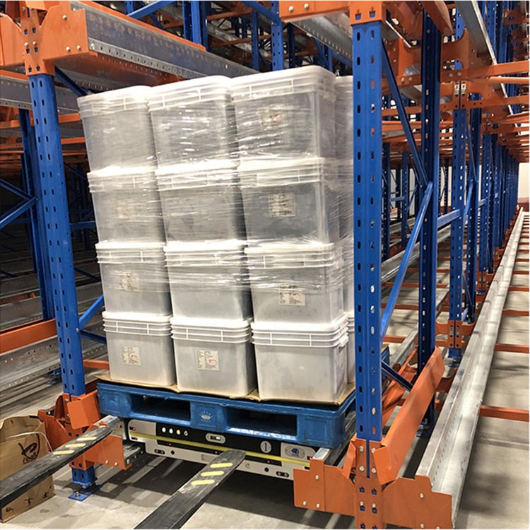 Geautomatiseerde radiogestuurde shuttlewagen, industriële shuttlewagen, radiografisch bestuurbare palletshuttle voor magazijnstellingen