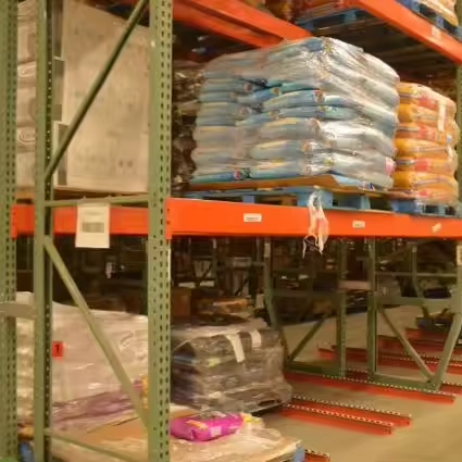 Groothandel in zware stalen palletstellingen met corrosiebescherming, CE-gecertificeerd en gepoedercoat. Opslagstellingen voor magazijnen.