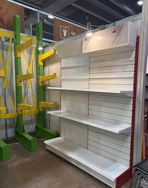 Oplossingen voor logistieke magazijnen bespreken