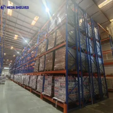 Dubbeldiepe palletstellingen met reachtruck