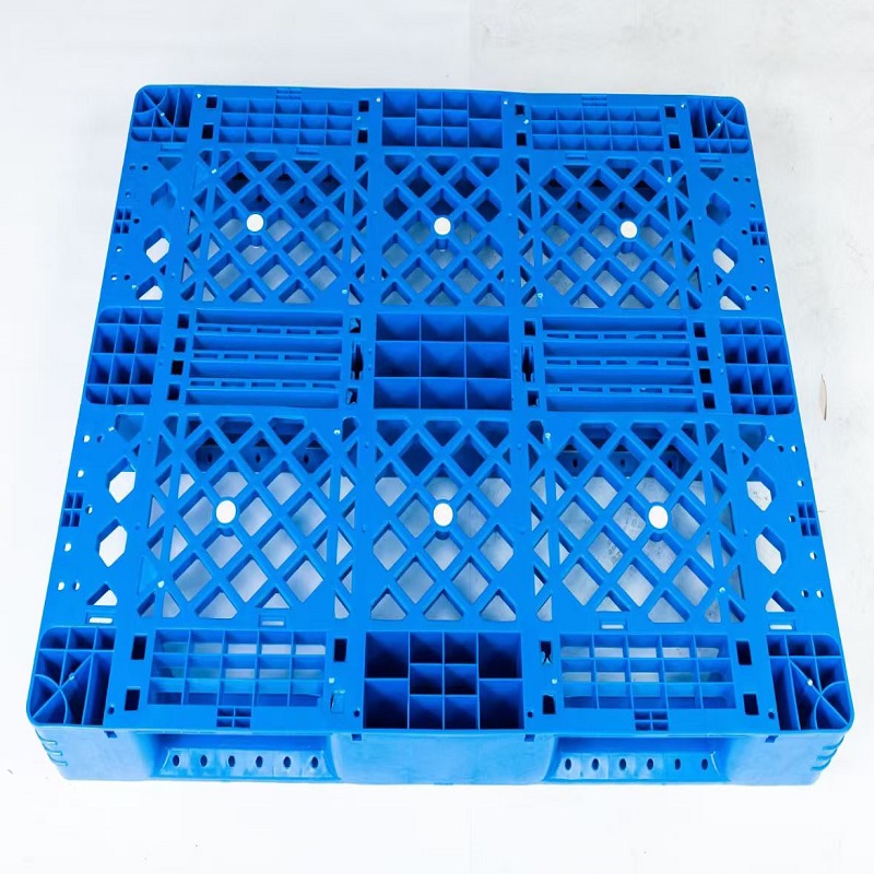 T1027E Industriële, robuuste en duurzame kunststof pallets voor de groothandel met toegang aan twee zijden, geschikt voor een gewicht van 500-1200 kg
