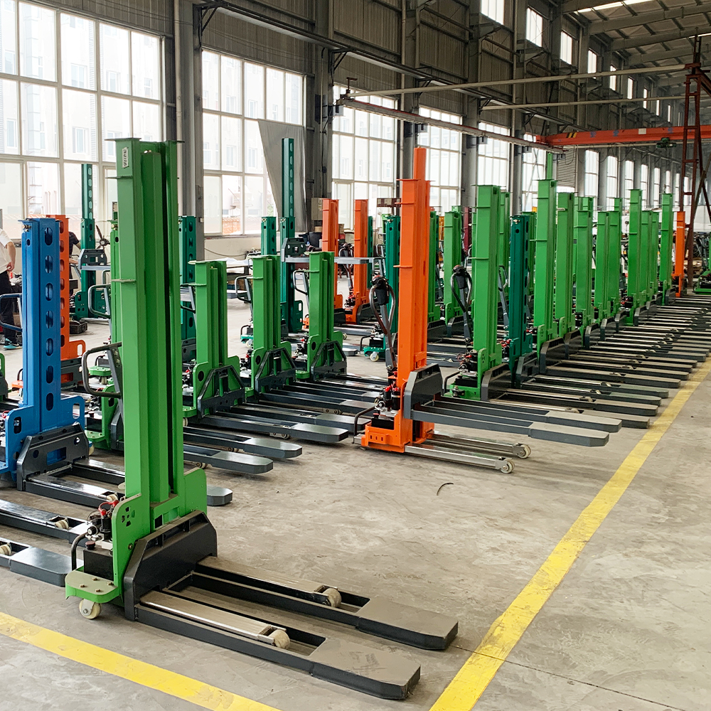 Gratis verzending 500kg 700kg Volledig elektrische zelfheffende stapelaar Draagbare zelfladende palletheftruck voor binnen/buiten
