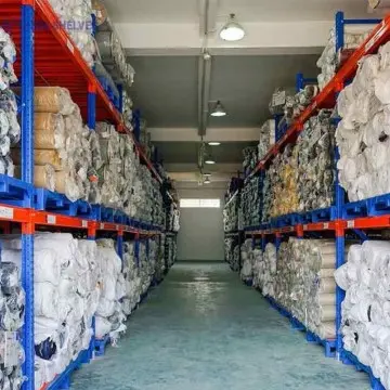 Opslagsysteem voor rollenmateriaal en tapijten