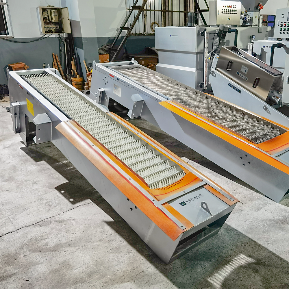 Mechanisch rooster voor afvalwaterzuivering, automatisch PLC-gestuurd roterend fijnzeefsysteem, 304 roestvrij staal, scheiding van vaste stoffen en vloeistoffen.
