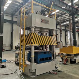 Multifunctionele hydraulische palletpers, palletpers voor het maken van pallets van zaagselhout / palletpersen van gerecycled PP-PE-kunststof