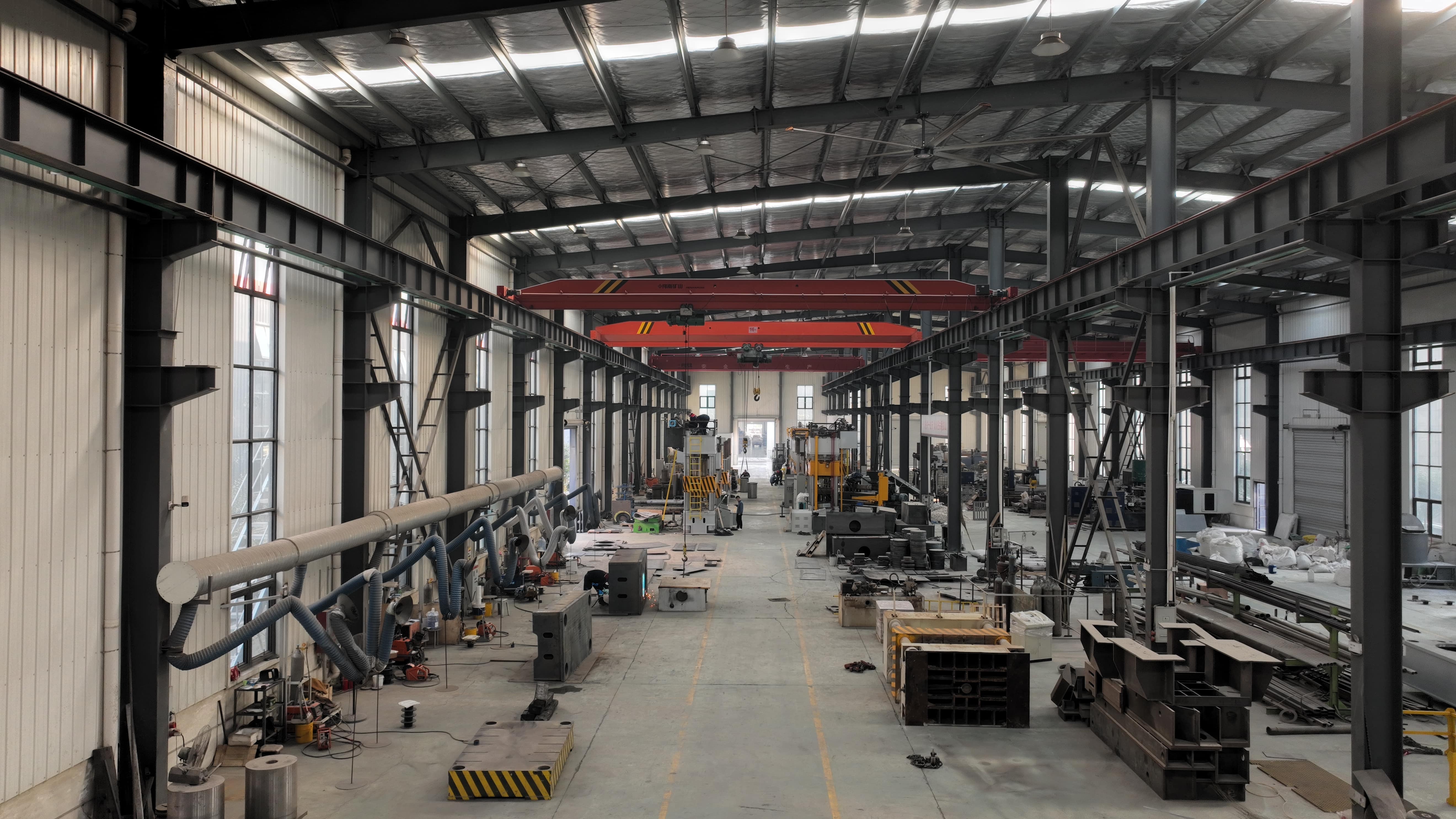 Multifunctionele hydraulische palletpers, palletpers voor het maken van pallets van zaagselhout / palletpersen van gerecycled PP-PE-kunststof
