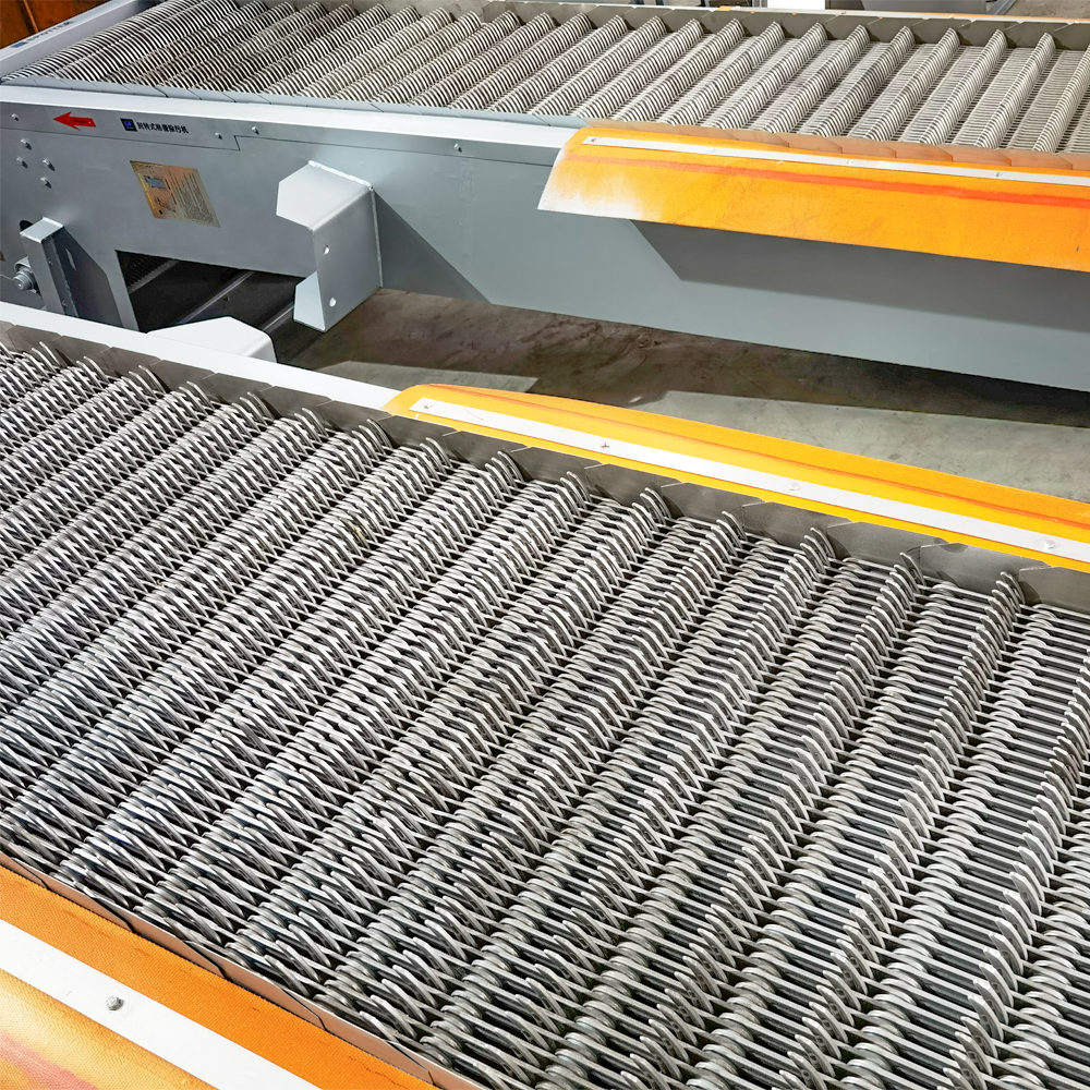 Mechanisch rooster voor afvalwaterzuivering, automatisch PLC-gestuurd roterend fijnzeefsysteem, 304 roestvrij staal, scheiding van vaste stoffen en vloeistoffen.