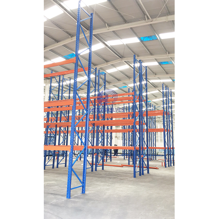 Robuust palletstellingsysteem met een draagvermogen van 1000-5000 kg per niveau voor industriële magazijnopslag. Stalen palletstelling.