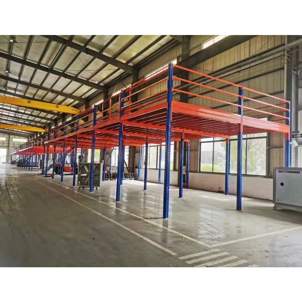 Industriële kantoormezzanine, magazijn met verlichting, dubbele kantoormezzanine, vloerstellingen