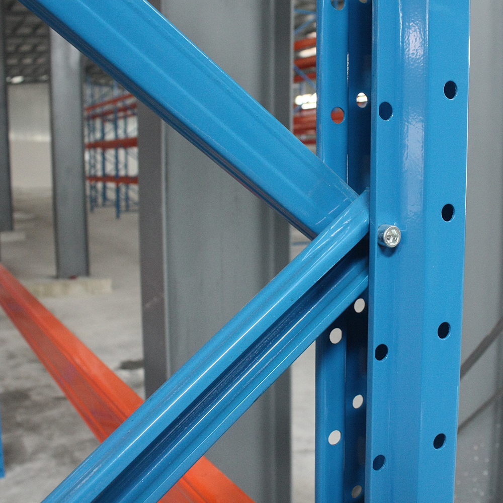 Verstelbaar, boutloos, industrieel palletstellingensysteem voor zwaar gebruik, stalen en metalen opslagrekken voor magazijnen.