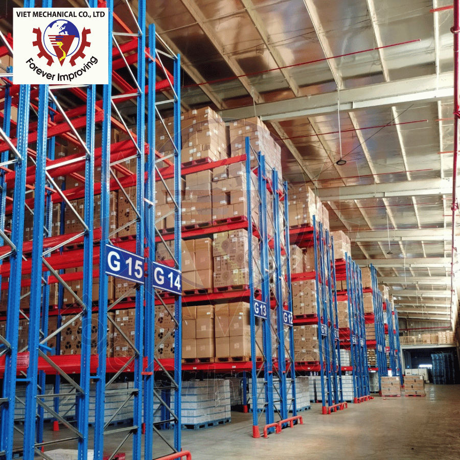 Robuust dubbeldiep palletstellingensysteem dat een grotere palletdiepte en een betere benutting van de magazijnruimte biedt.